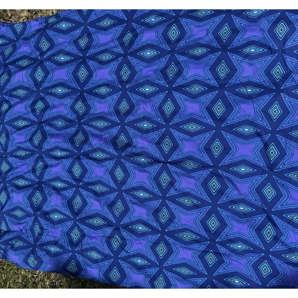 UNITED AIRLINES LIMITED EDITION PSYCHEDELIC BLANKET